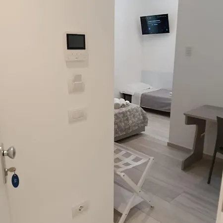 Mezzaluna Pensión *